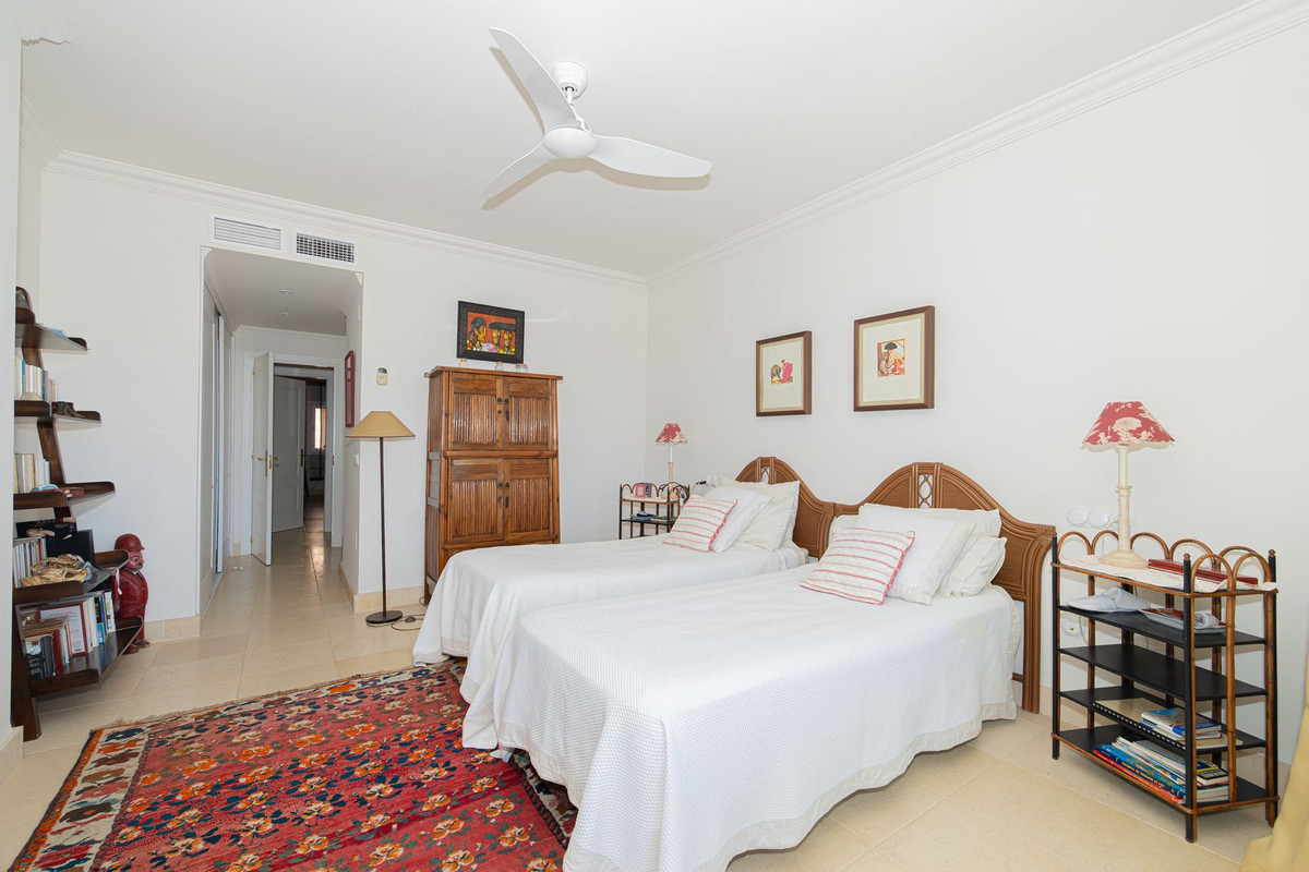Appartement te koop in Nueva Andalucía | 3 slaapkamers H5402008