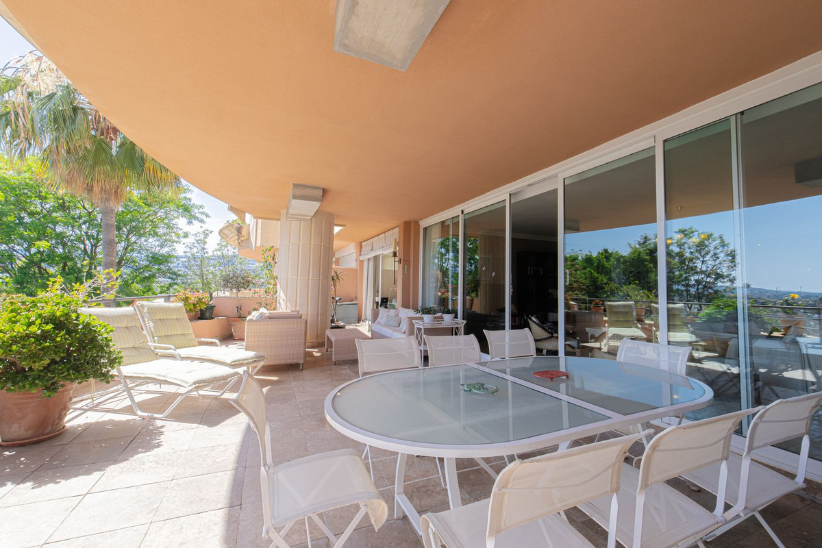 Appartement te koop in Nueva Andalucía | 3 slaapkamers H5402008