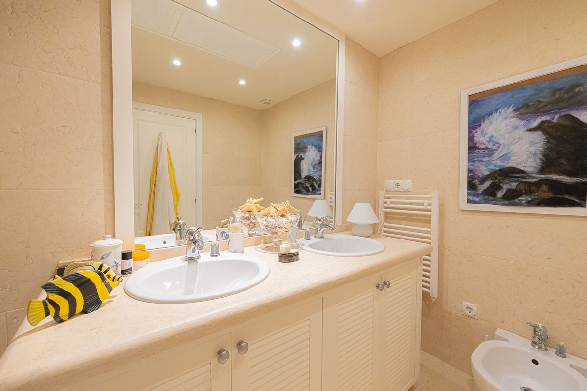 Appartement te koop in Nueva Andalucía | 3 slaapkamers H5402008