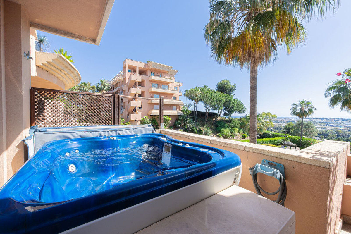 Appartement te koop in Nueva Andalucía | 3 slaapkamers H5402008