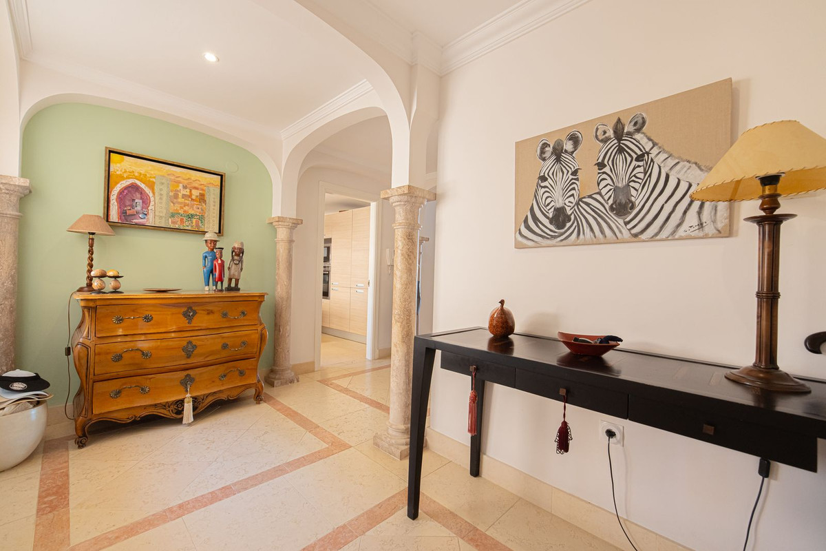 Appartement te koop in Nueva Andalucía | 3 slaapkamers H5402008