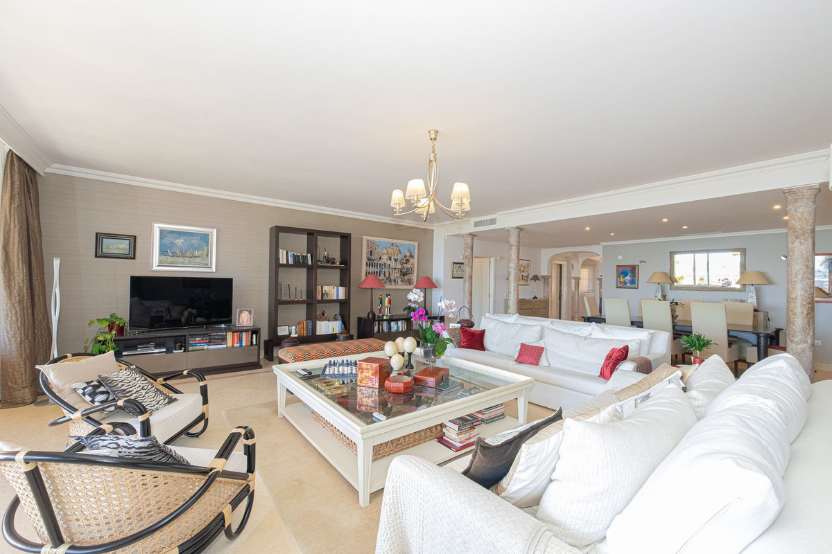 Appartement te koop in Nueva Andalucía | 3 slaapkamers H5402008