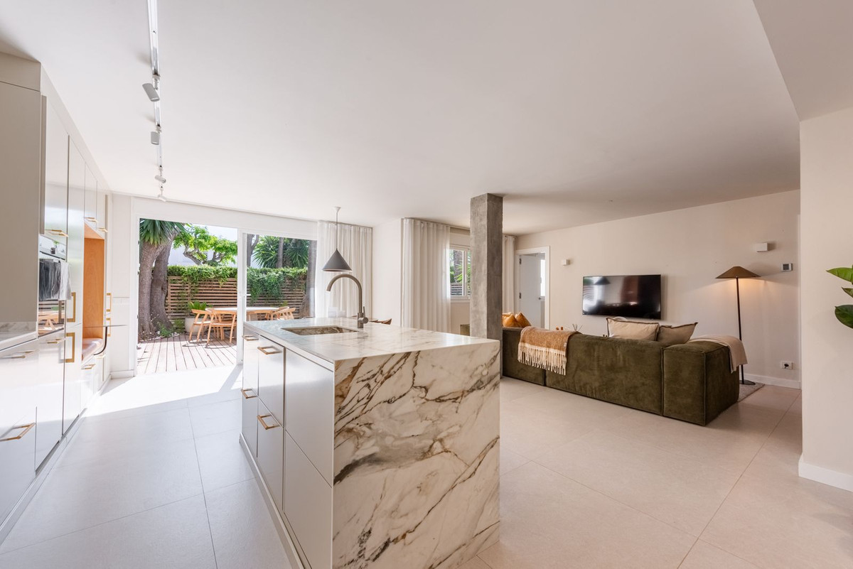 Appartement te koop in Nueva Andalucía | 3 slaapkamers H5402278