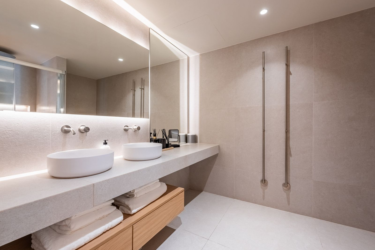 Appartement te koop in Nueva Andalucía | 3 slaapkamers H5402278