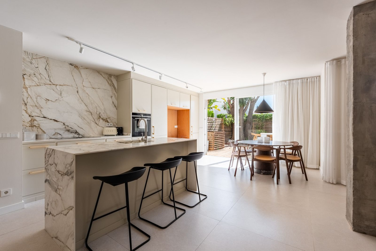 Appartement te koop in Nueva Andalucía | 3 slaapkamers H5402278