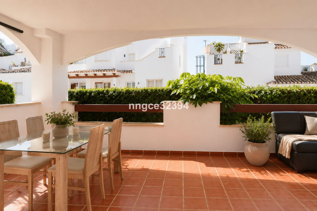 Appartement te koop in Nueva Andalucía | 2 slaapkamers H5402287