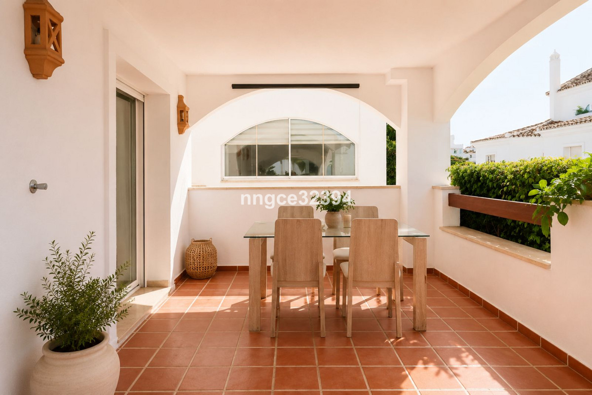 Appartement te koop in Nueva Andalucía | 2 slaapkamers H5402287