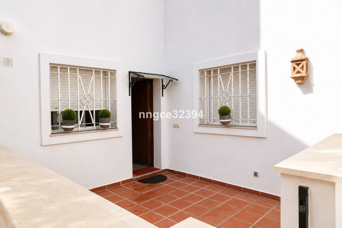 Appartement te koop in Nueva Andalucía | 2 slaapkamers H5402287