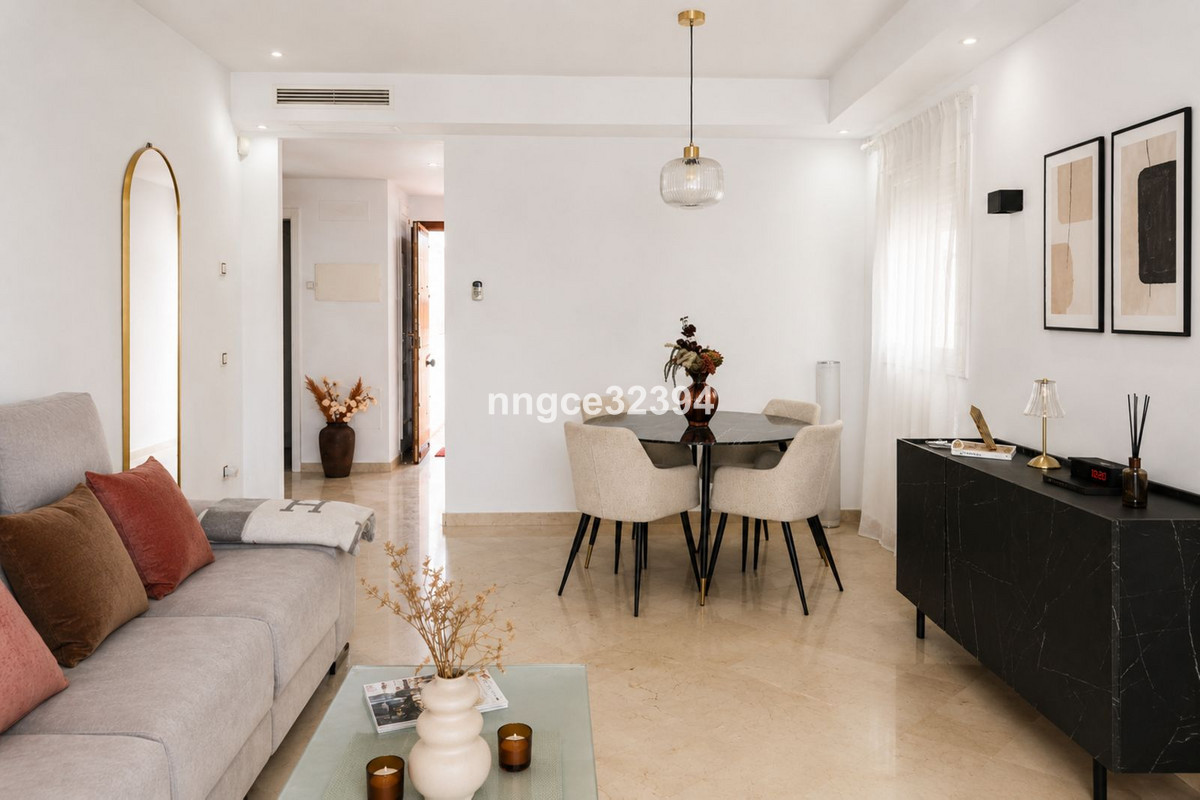 Appartement te koop in Nueva Andalucía | 2 slaapkamers H5402287