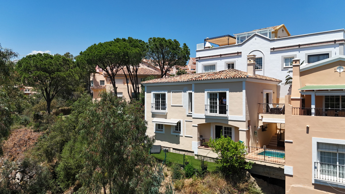 Appartement te koop in Nueva Andalucía | 3 slaapkamers H5406901