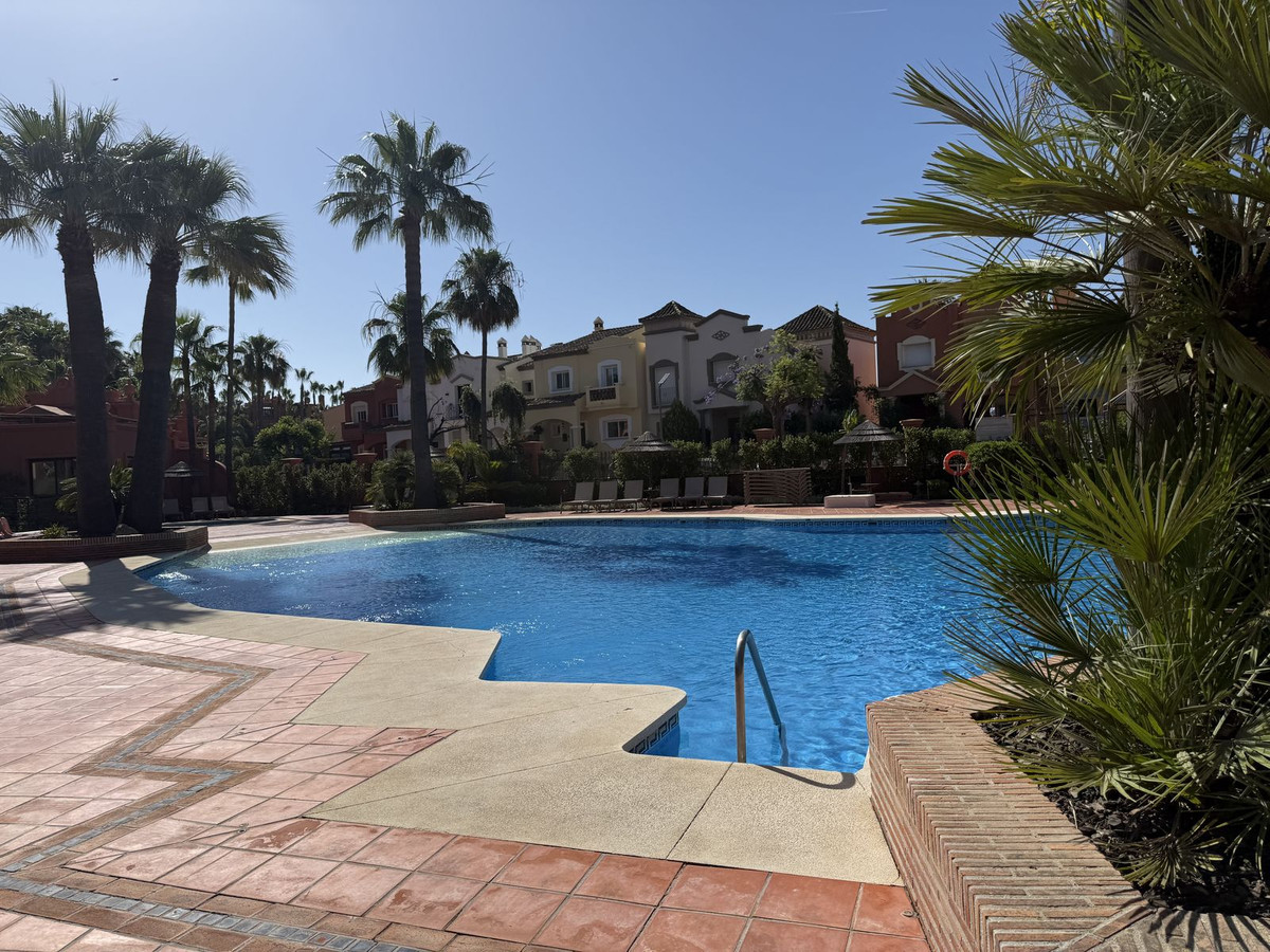 Appartement te koop in Nueva Andalucía | 2 slaapkamers H5407990