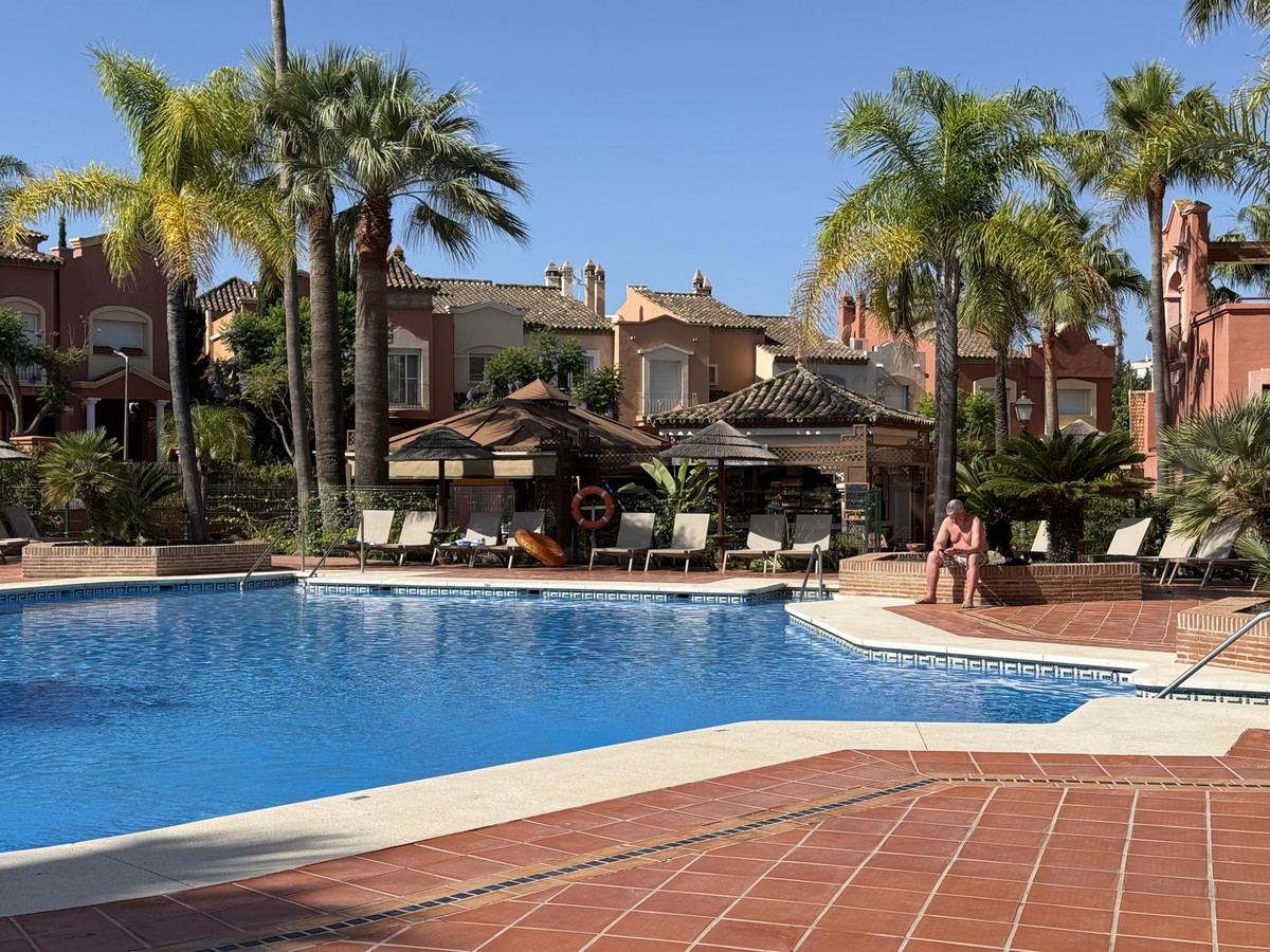Appartement te koop in Nueva Andalucía | 2 slaapkamers H5407990