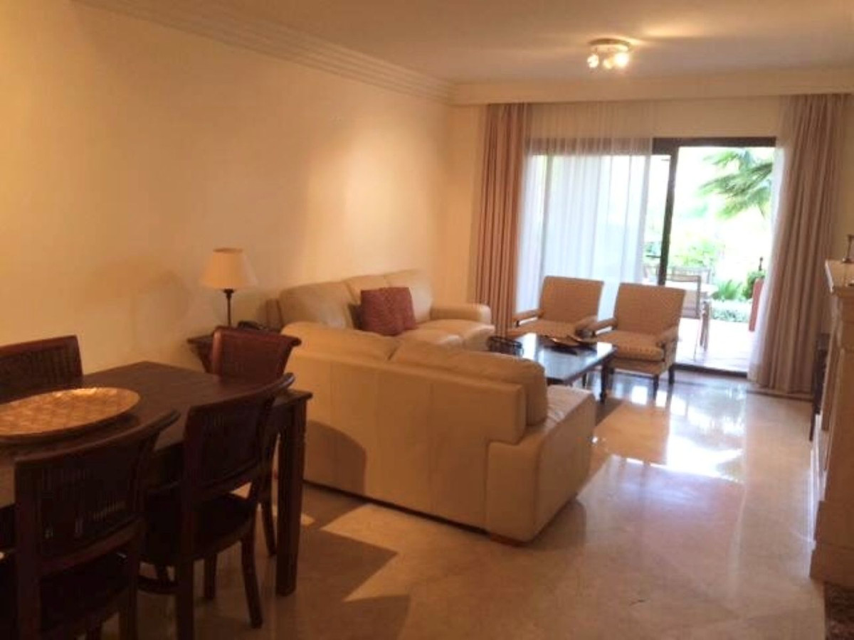 Appartement te koop in Nueva Andalucía | 2 slaapkamers H5407990