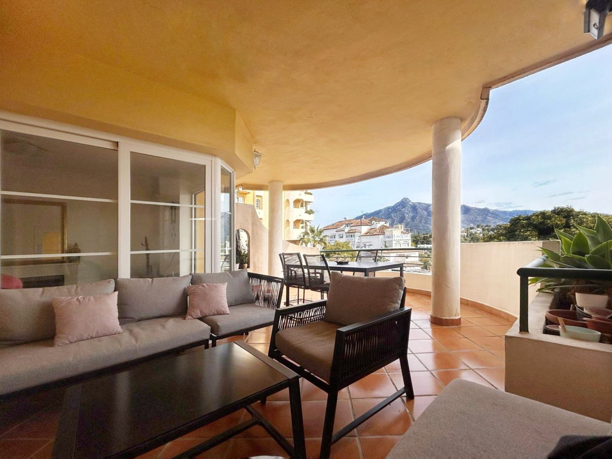 Appartement te koop in Nueva Andalucía | 2 slaapkamers H5410489