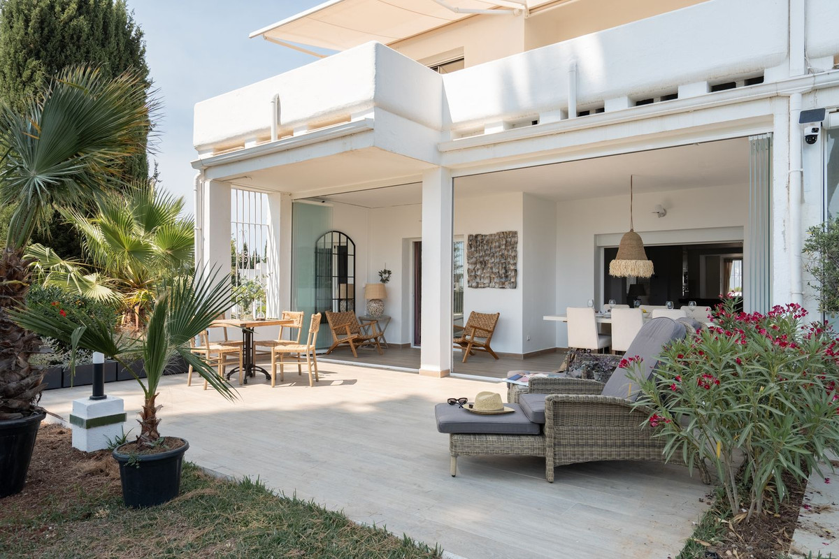 Appartement te koop in Nueva Andalucía | 2 slaapkamers H5414431