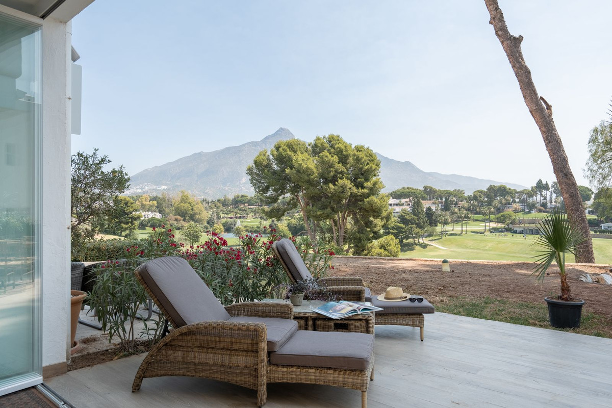Appartement te koop in Nueva Andalucía | 2 slaapkamers H5414431
