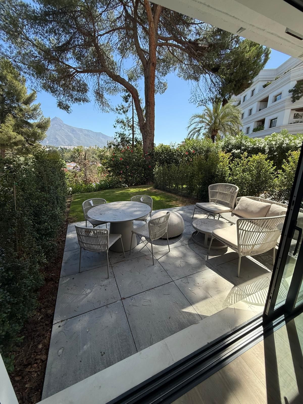 Appartement te koop in Nueva Andalucía | 1 slaapkamers H5419879