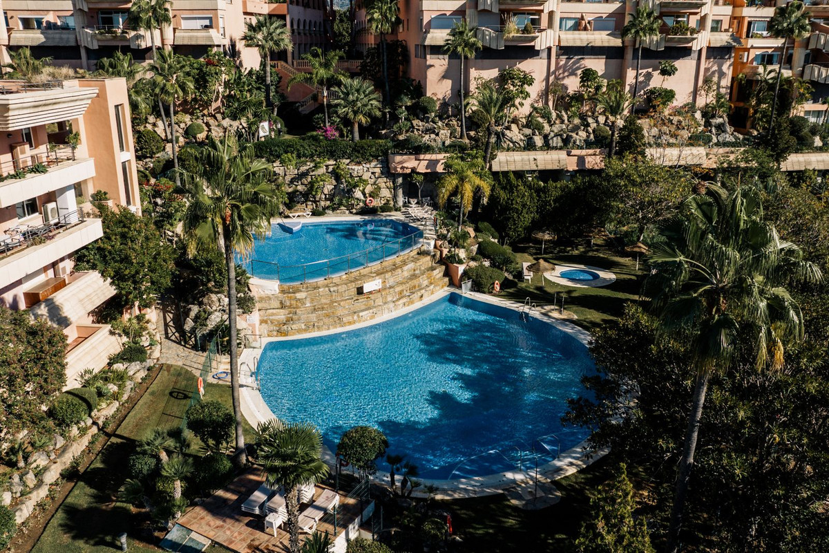 Appartement te koop in Nueva Andalucía | 2 slaapkamers H5420113