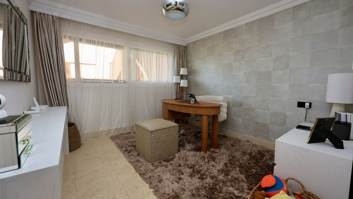 Appartement te koop in Nueva Andalucía | 2 slaapkamers H5420113