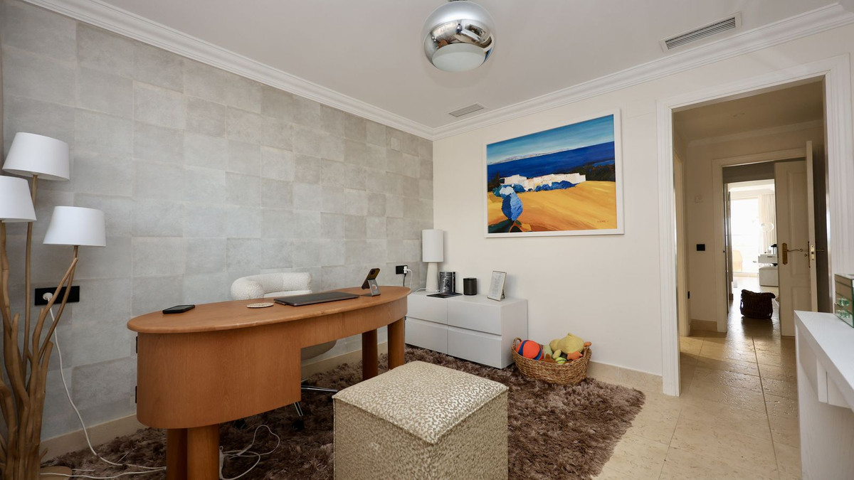 Appartement te koop in Nueva Andalucía | 2 slaapkamers H5420113