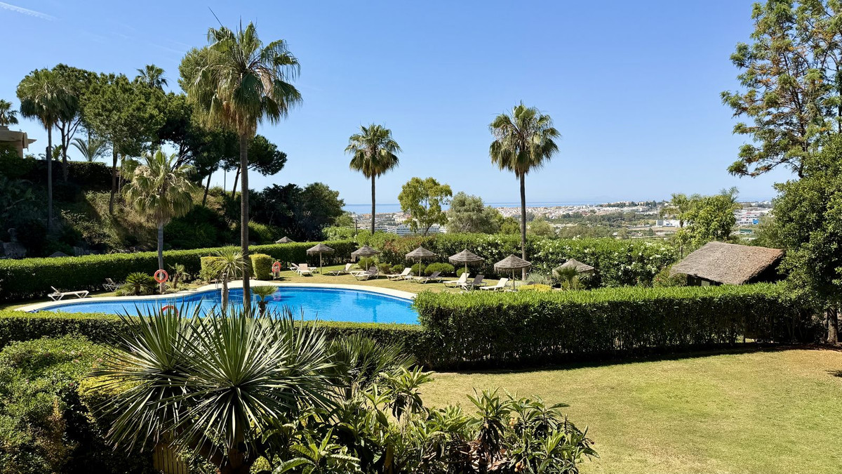 Appartement te koop in Nueva Andalucía | 2 slaapkamers H5420113