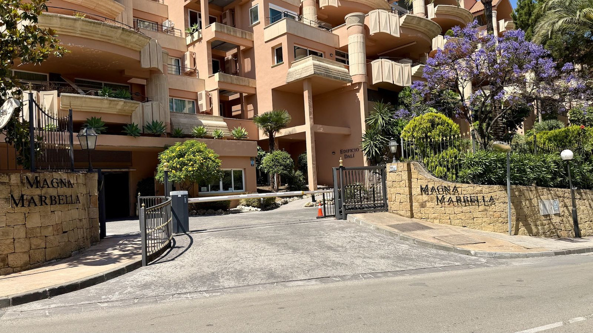 Appartement te koop in Nueva Andalucía | 2 slaapkamers H5420113