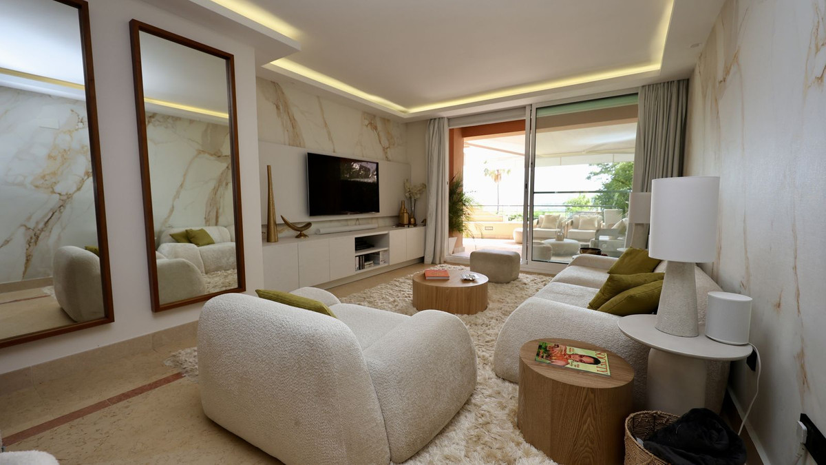 Appartement te koop in Nueva Andalucía | 2 slaapkamers H5420113