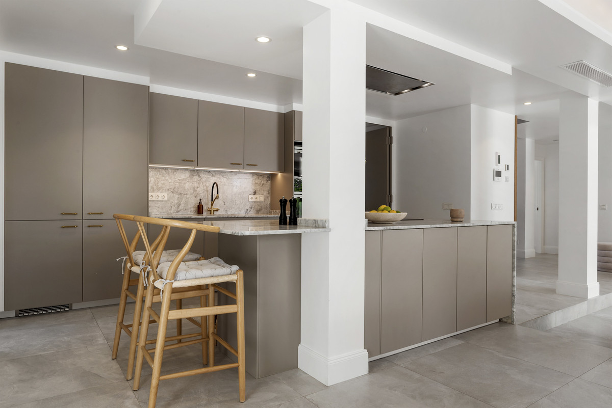 Appartement te koop in Nueva Andalucía | 6 slaapkamers H5421445