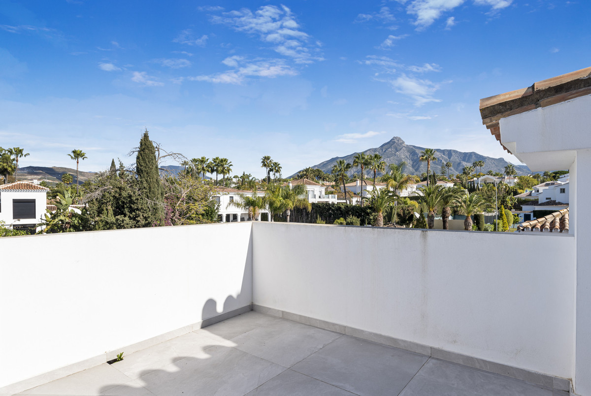 Appartement te koop in Nueva Andalucía | 6 slaapkamers H5421445