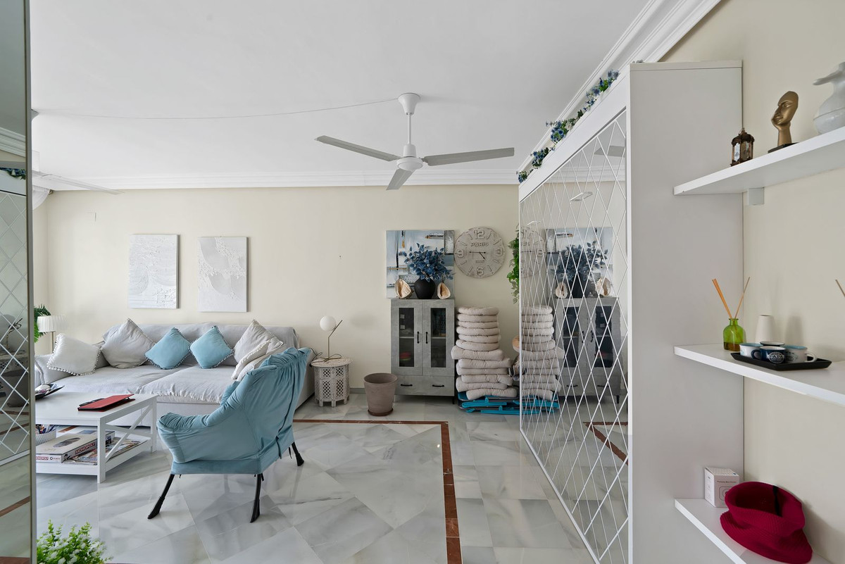 Anders te koop in Nueva Andalucía | 2 slaapkamers H5423131