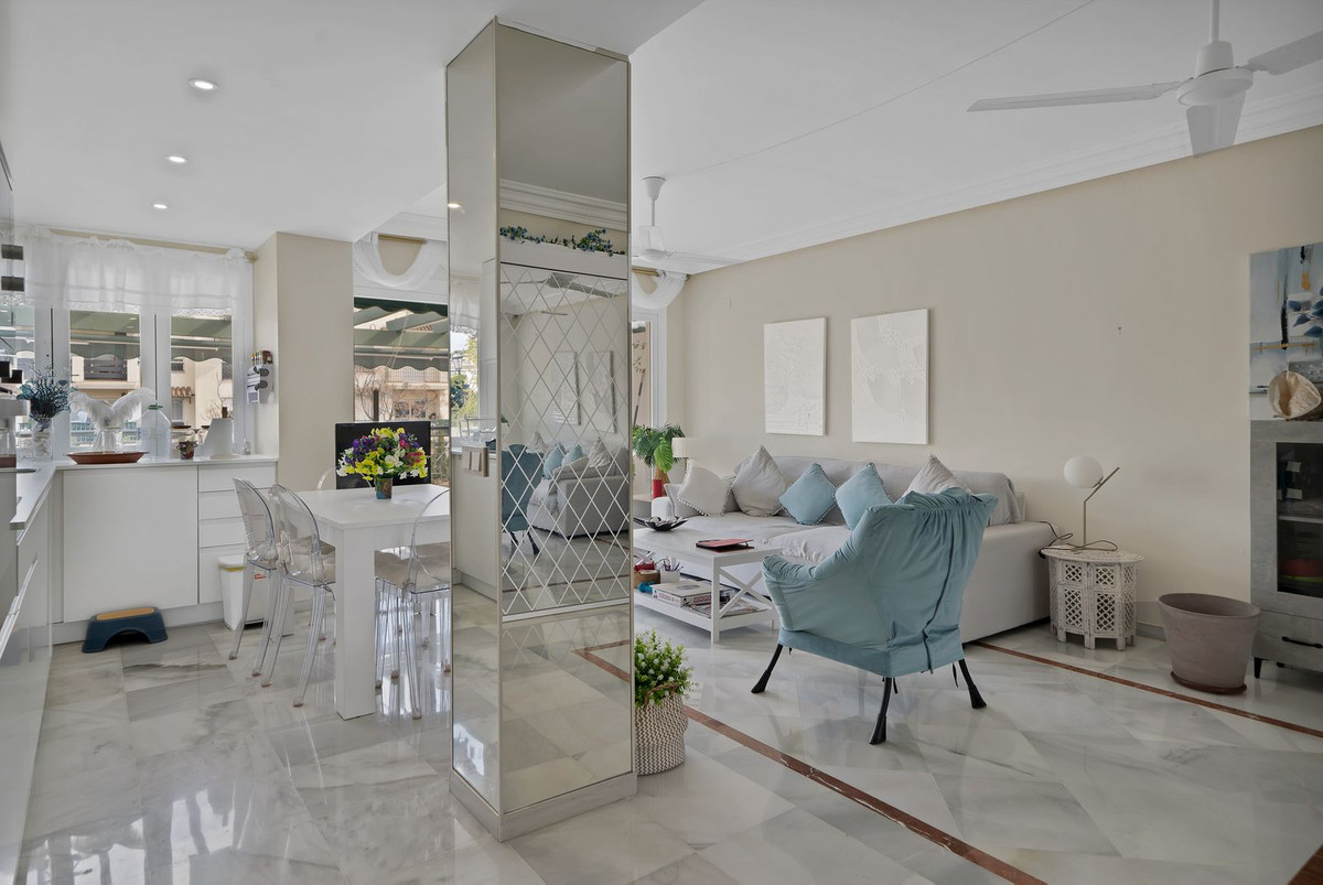Anders te koop in Nueva Andalucía | 2 slaapkamers H5423131