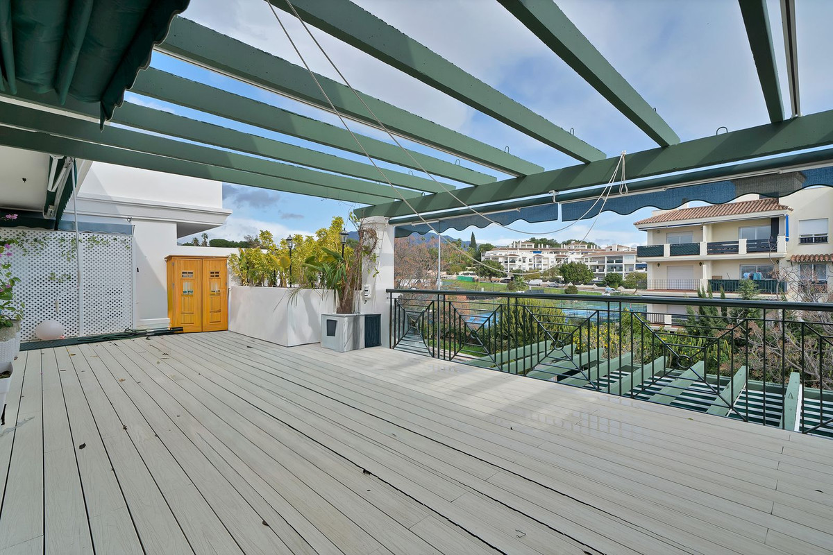 Anders te koop in Nueva Andalucía | 2 slaapkamers H5423131