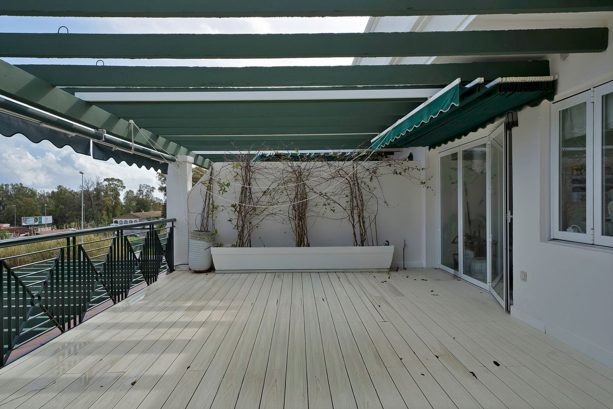 Anders te koop in Nueva Andalucía | 2 slaapkamers H5423131