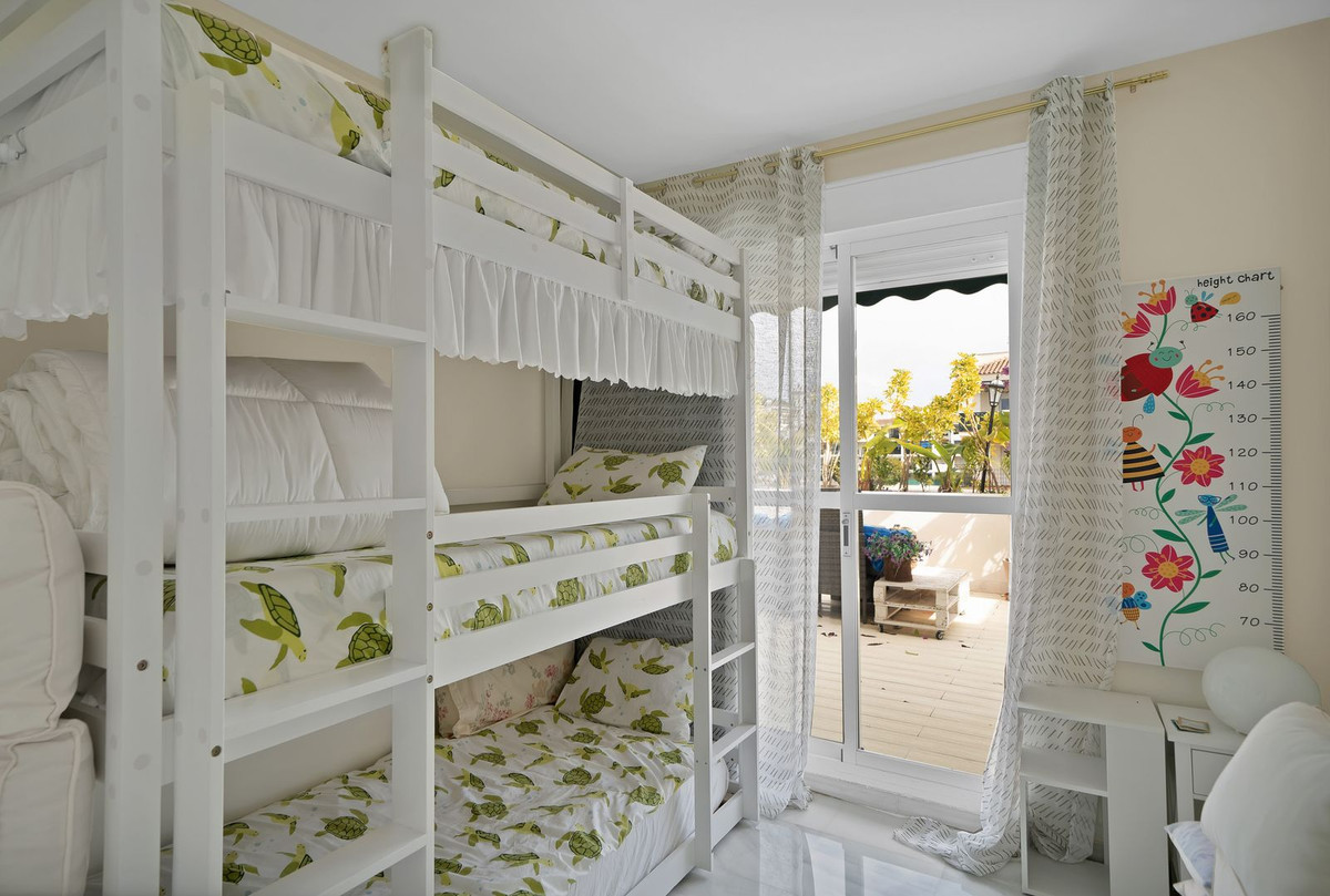 Anders te koop in Nueva Andalucía | 2 slaapkamers H5423131