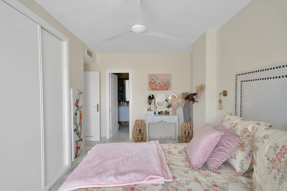 Anders te koop in Nueva Andalucía | 2 slaapkamers H5423131