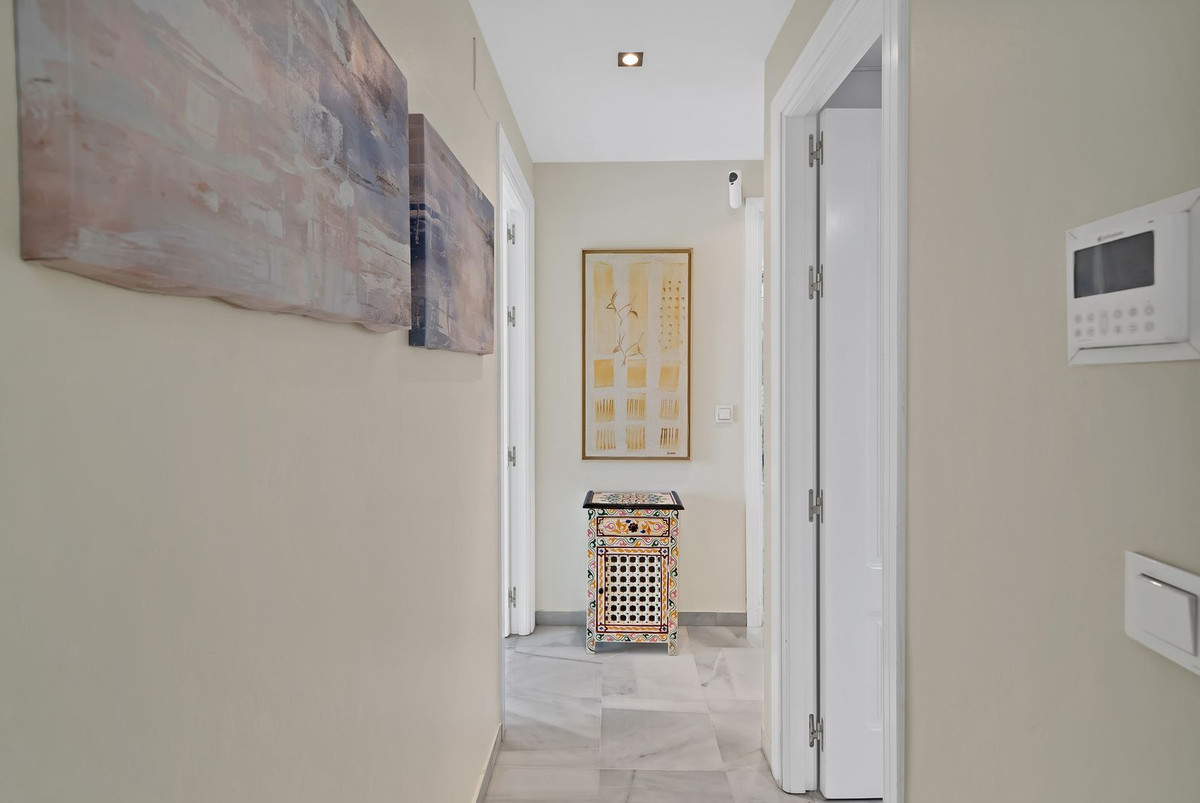 Anders te koop in Nueva Andalucía | 2 slaapkamers H5423131