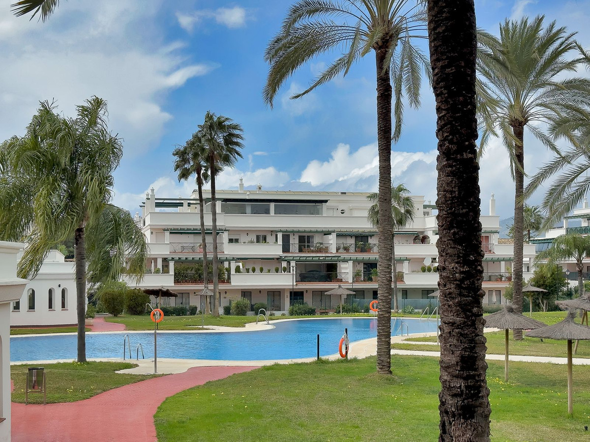 Anders te koop in Nueva Andalucía | 2 slaapkamers H5423131