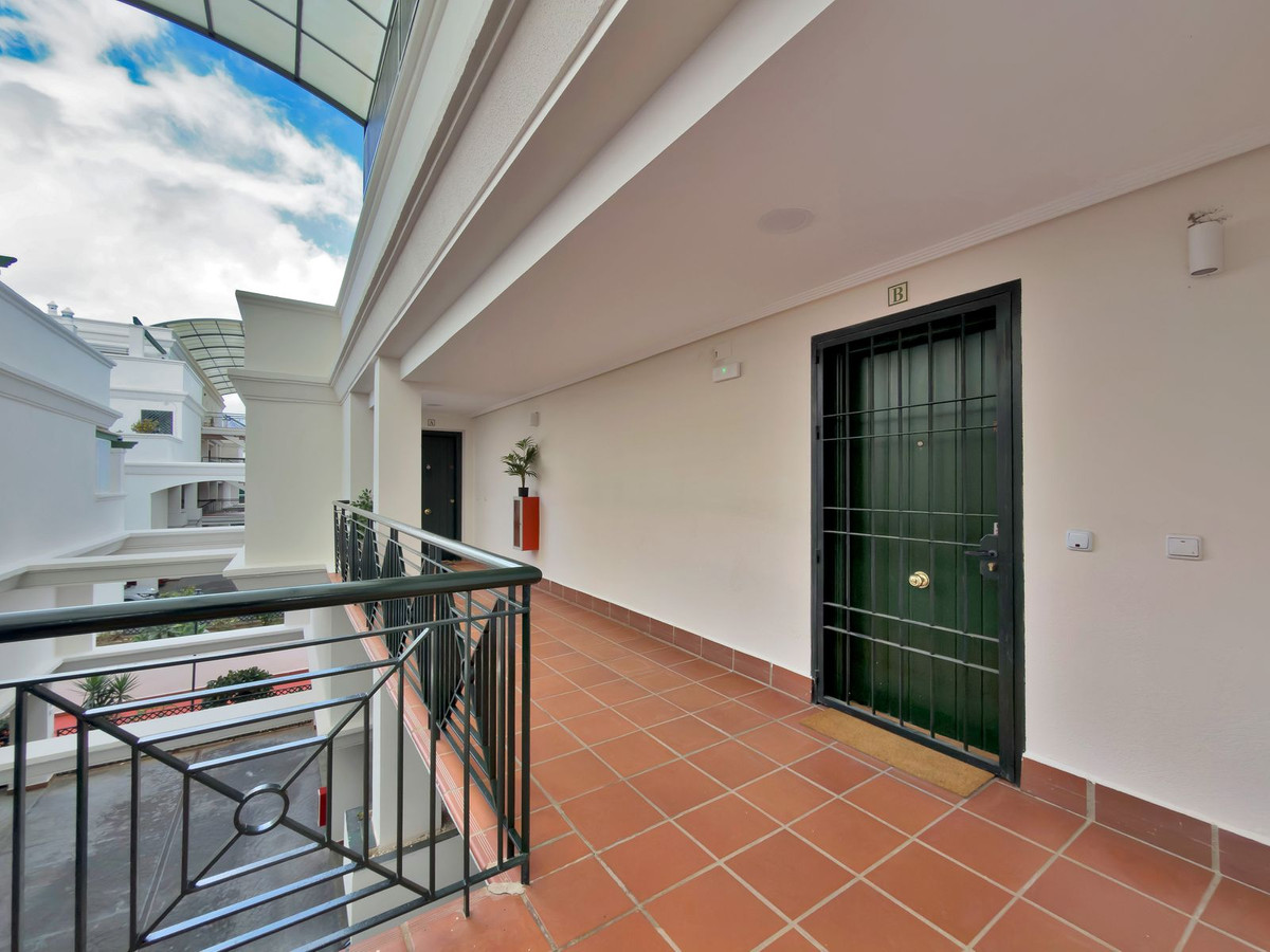 Anders te koop in Nueva Andalucía | 2 slaapkamers H5423131