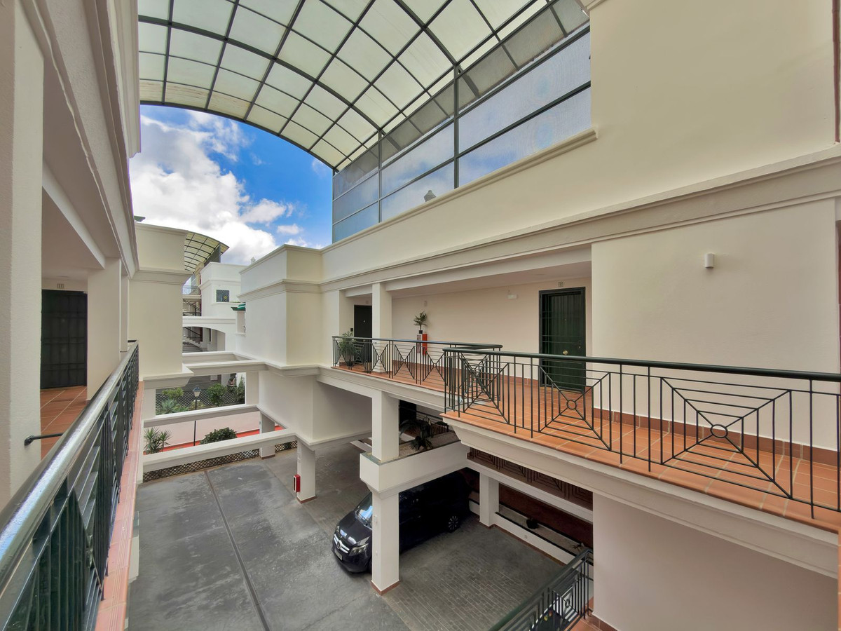 Anders te koop in Nueva Andalucía | 2 slaapkamers H5423131