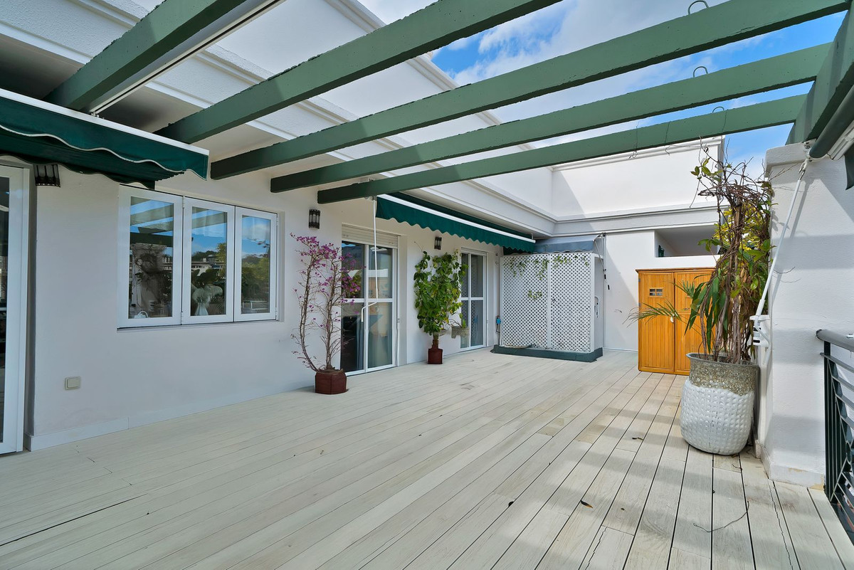 Anders te koop in Nueva Andalucía | 2 slaapkamers H5423131