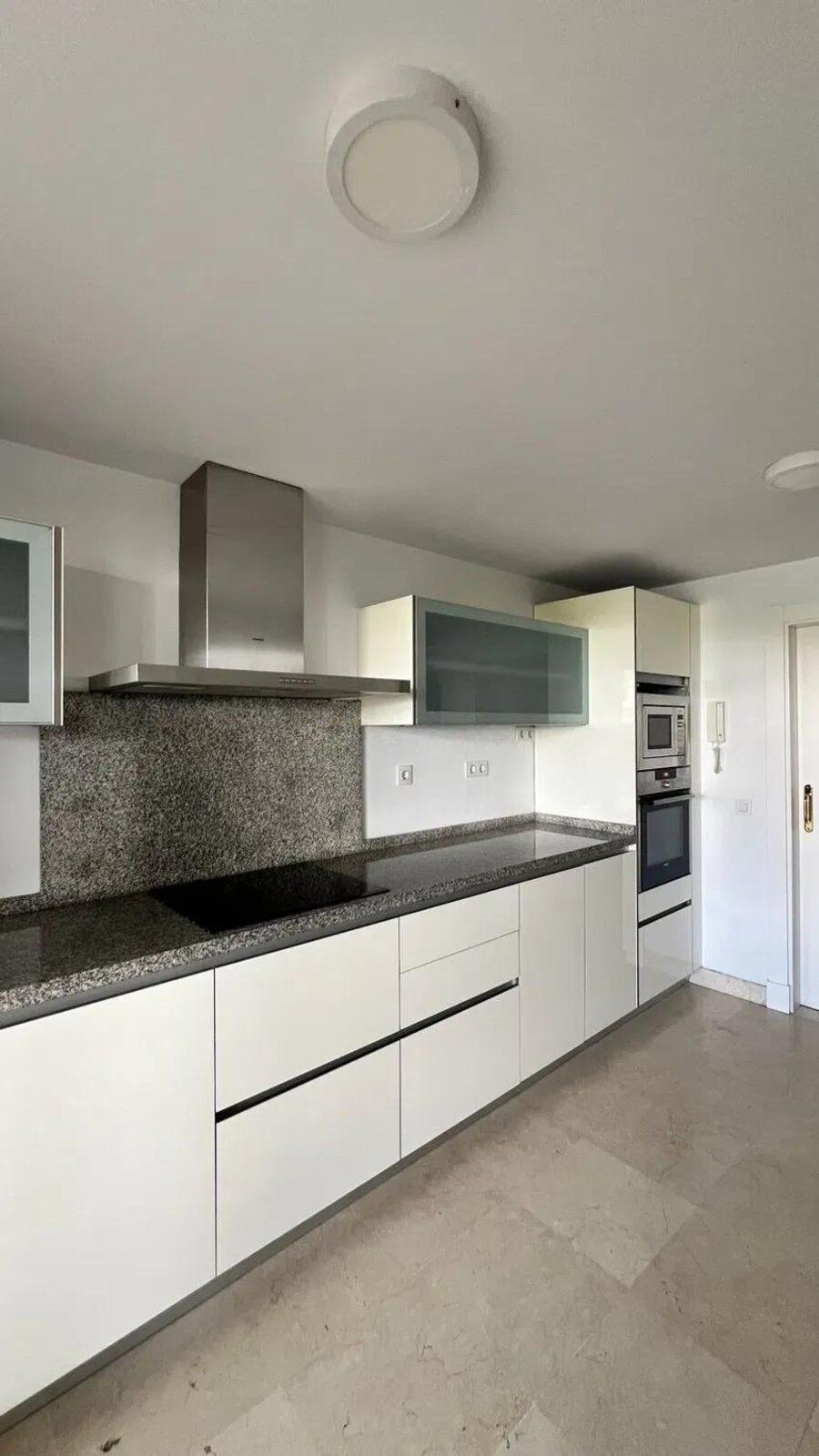 Appartement te koop in Nueva Andalucía | 2 slaapkamers H5423332