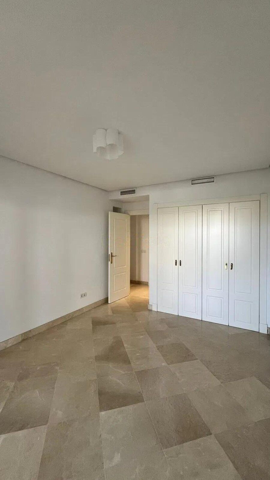 Appartement te koop in Nueva Andalucía | 2 slaapkamers H5423332
