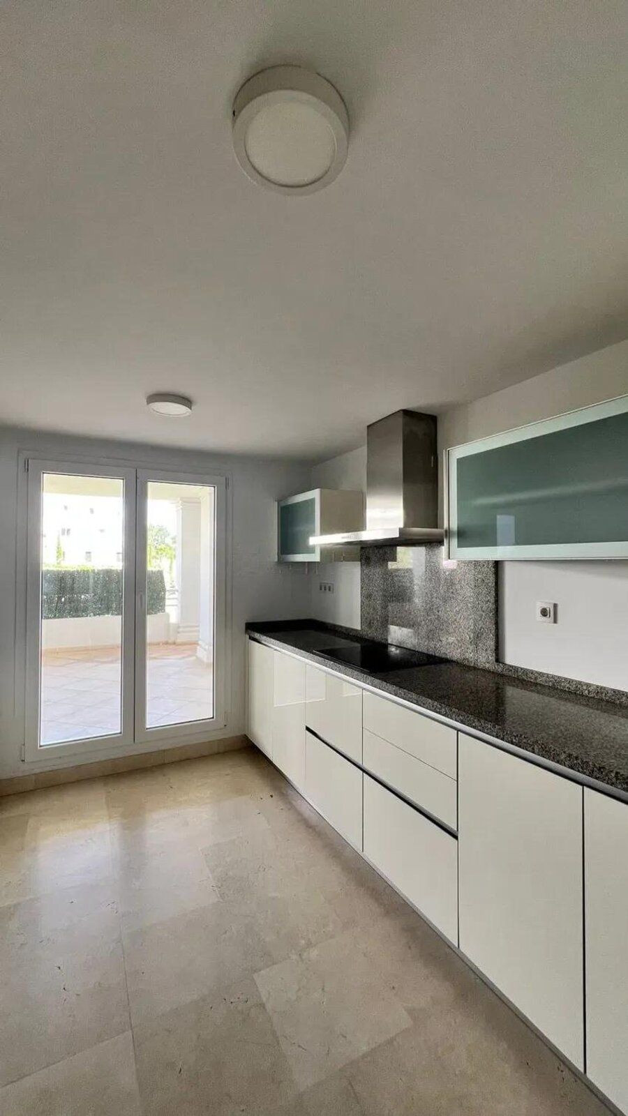 Appartement te koop in Nueva Andalucía | 2 slaapkamers H5423332