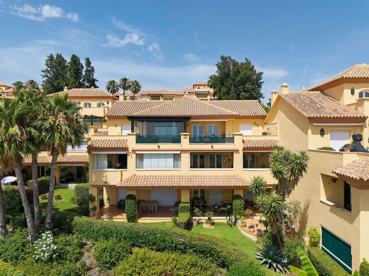 Appartement te koop in Nueva Andalucía | 3 slaapkamers H5423398