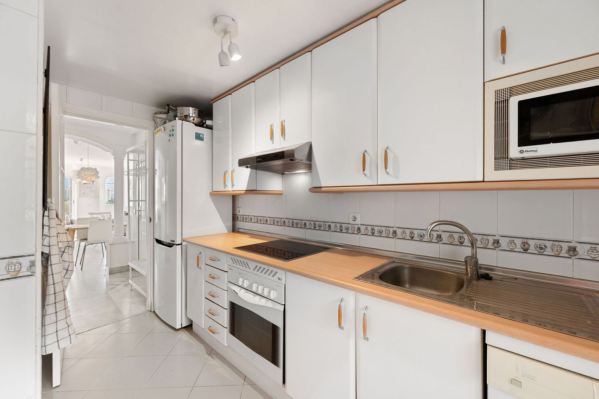 Appartement te koop in Nueva Andalucía | 2 slaapkamers H5427946