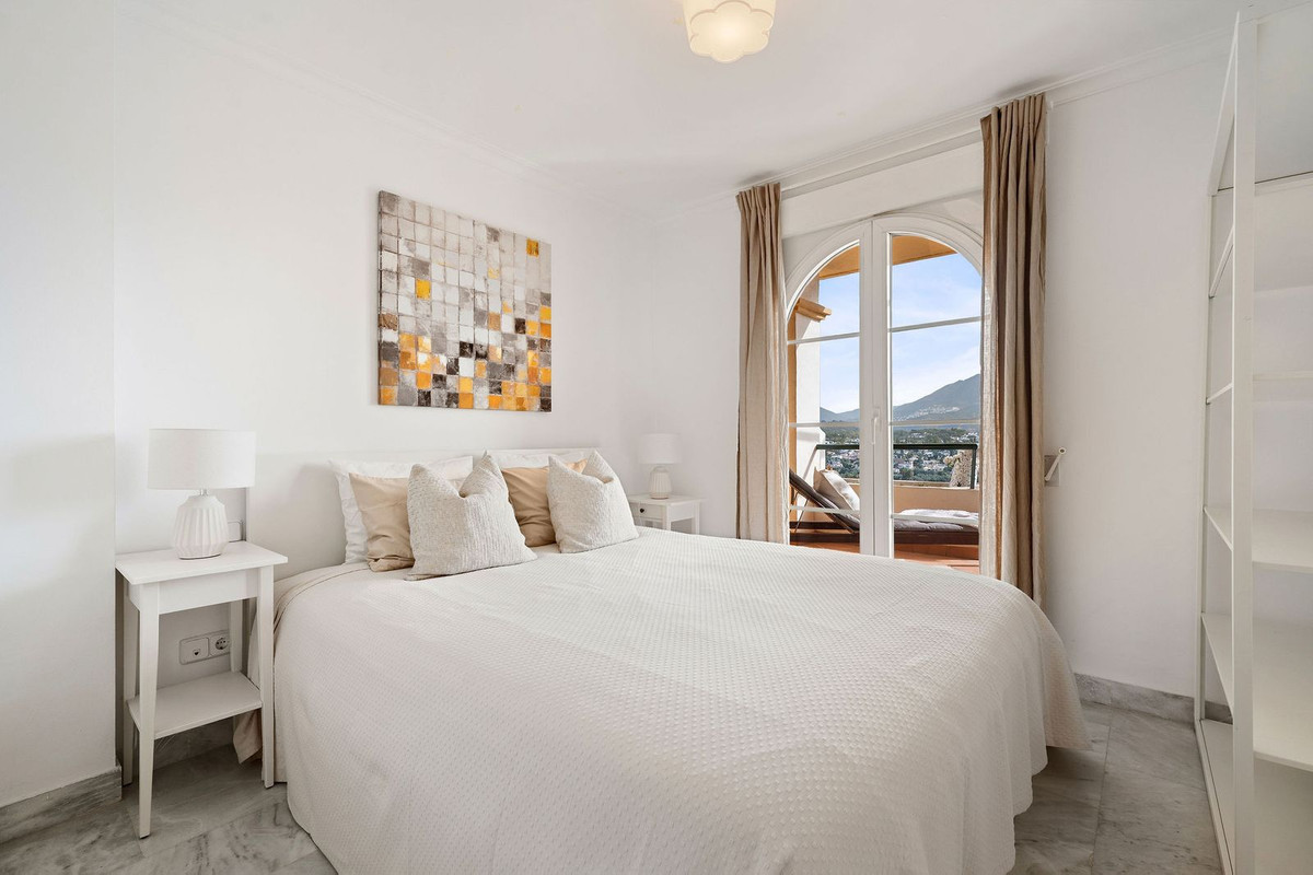 Appartement te koop in Nueva Andalucía | 2 slaapkamers H5427946