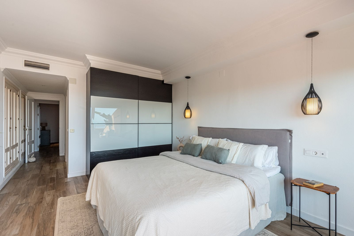 Appartement te koop in Nueva Andalucía | 2 slaapkamers H5429632