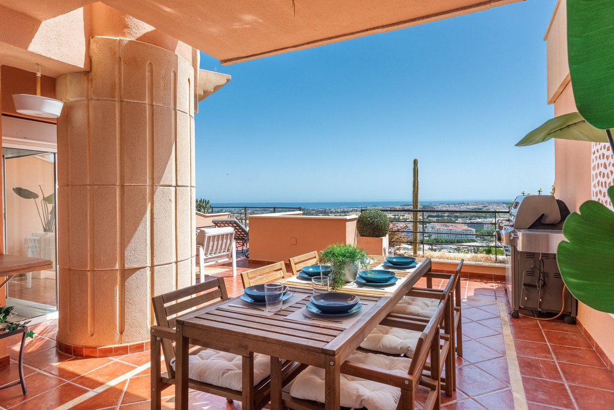Appartement te koop in Nueva Andalucía | 2 slaapkamers H5429632