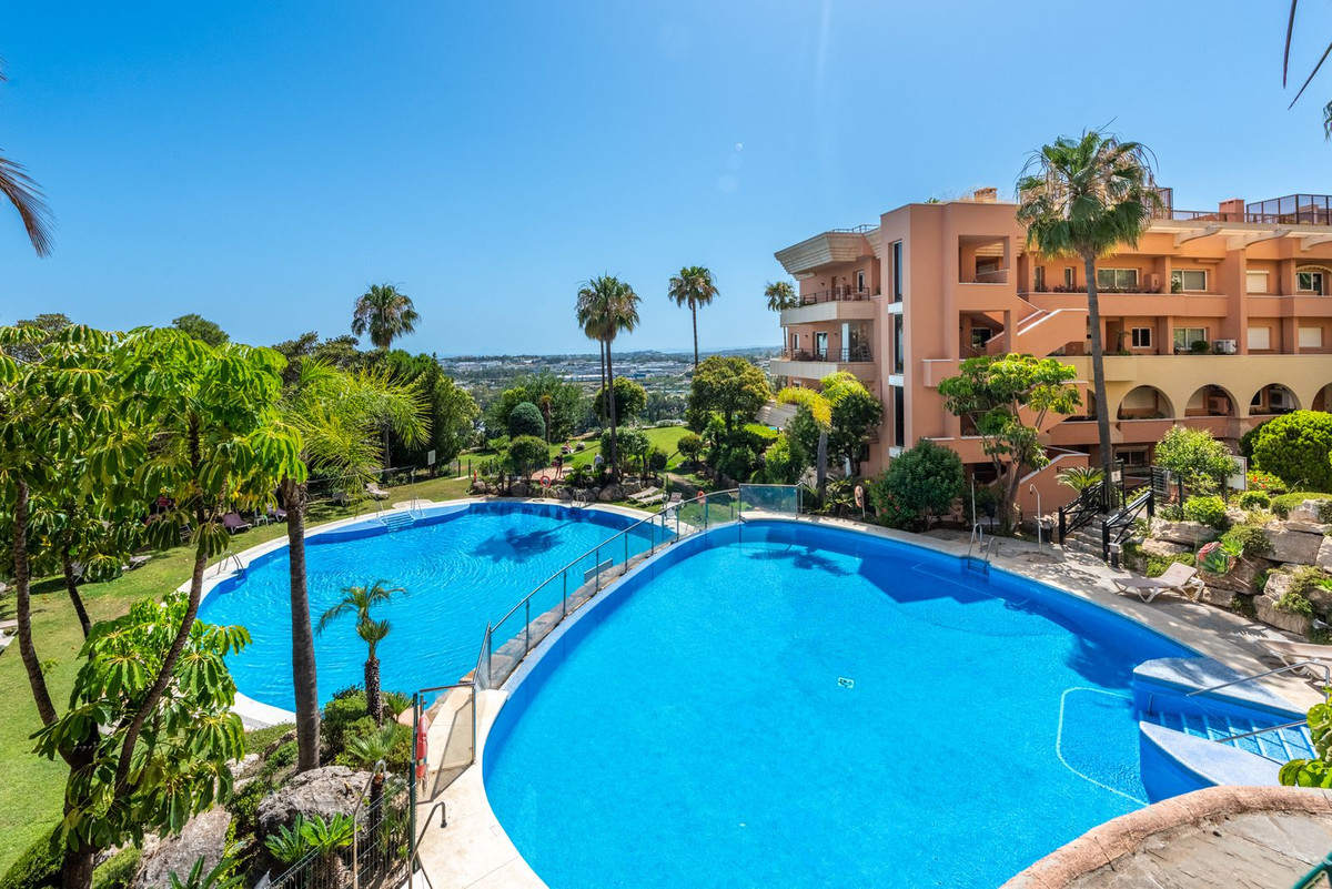 Appartement te koop in Nueva Andalucía | 2 slaapkamers H5429632