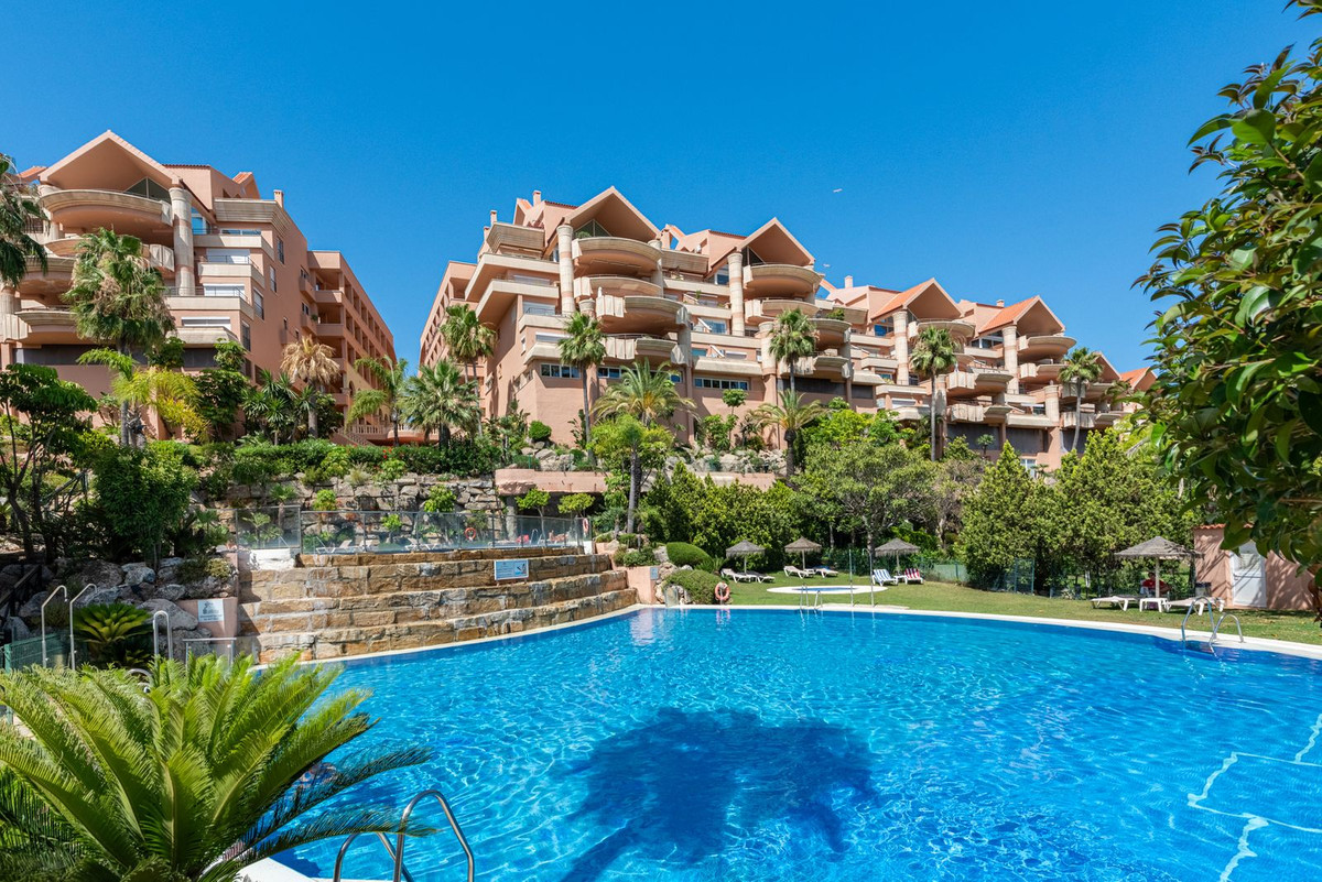 Appartement te koop in Nueva Andalucía | 2 slaapkamers H5429632